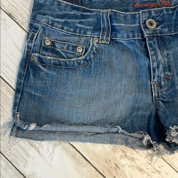 American Eagle Outfitters Women's Blue Denim shorts size 8 - Picture 4 of 13